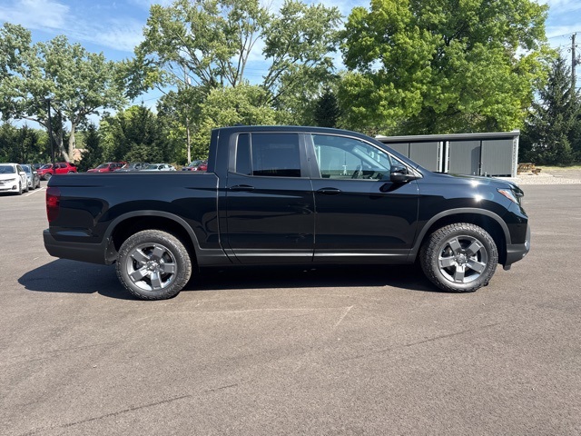 2025 Honda Ridgeline TrailSport photo 3
