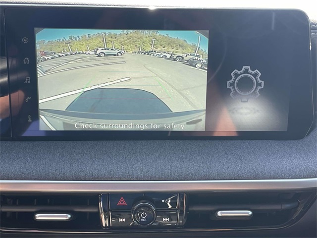 2025 Nissan Kicks SV photo 19