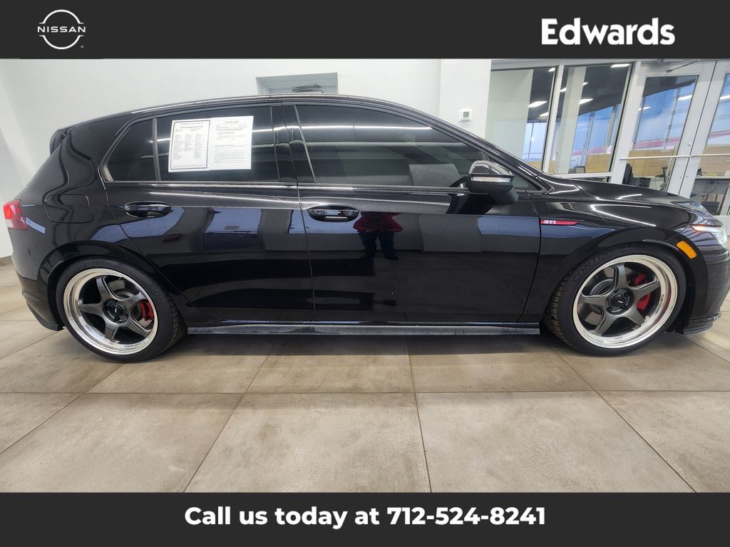 2024 Volkswagen Golf GTI SE's photo