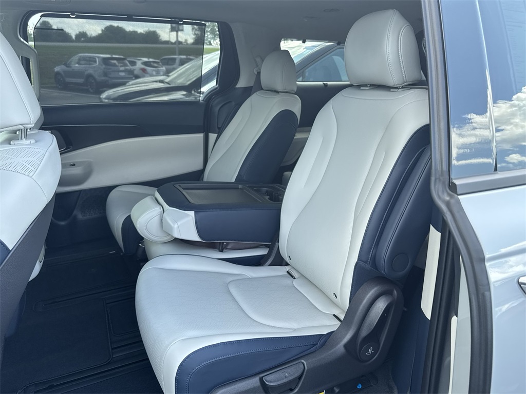 2026 Kia Carnival SX photo 29