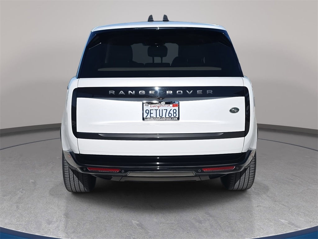 2023 Land Rover Range Rover SE photo 4