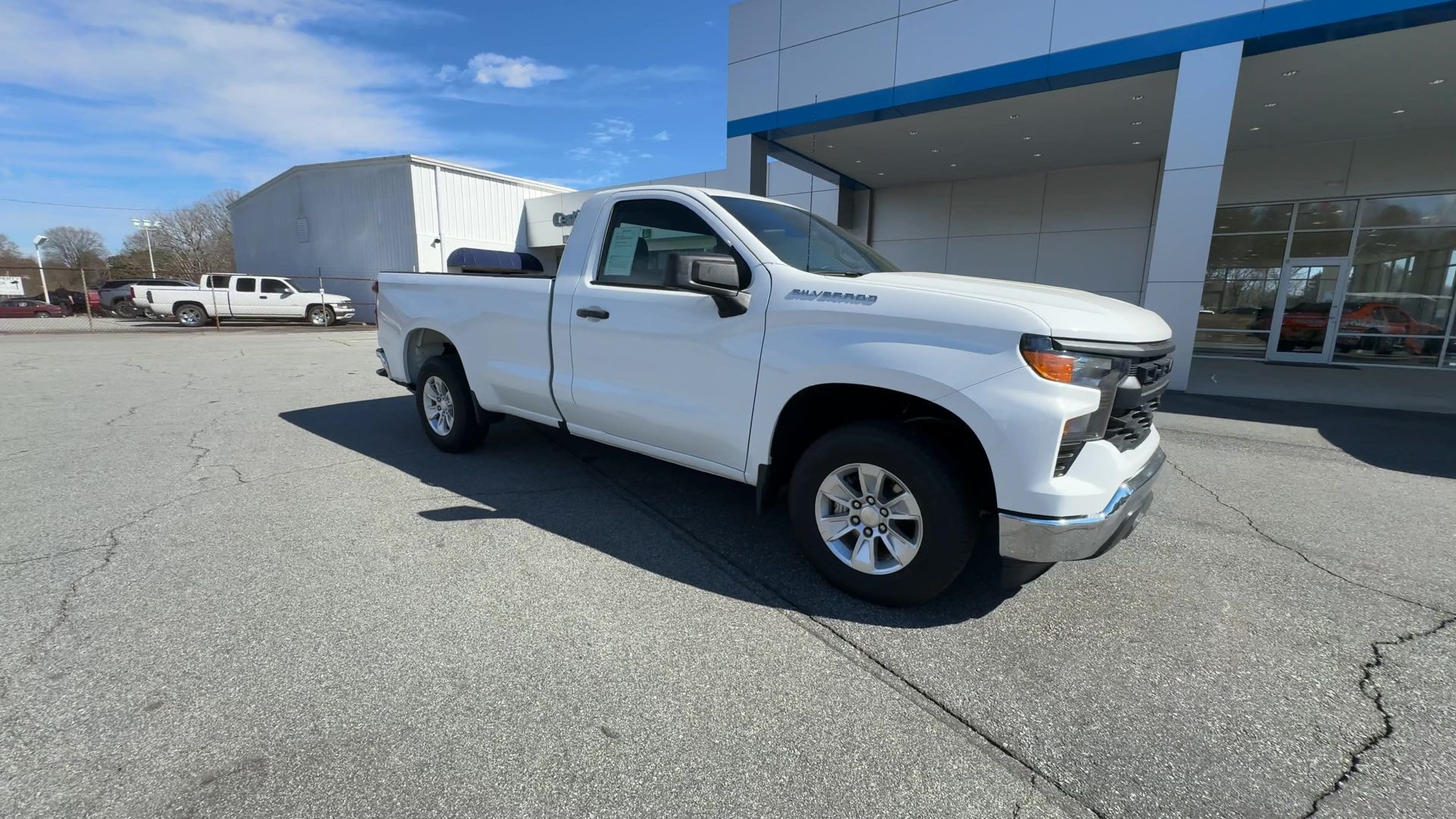 2023 Chevrolet Silverado 1500 photo 2