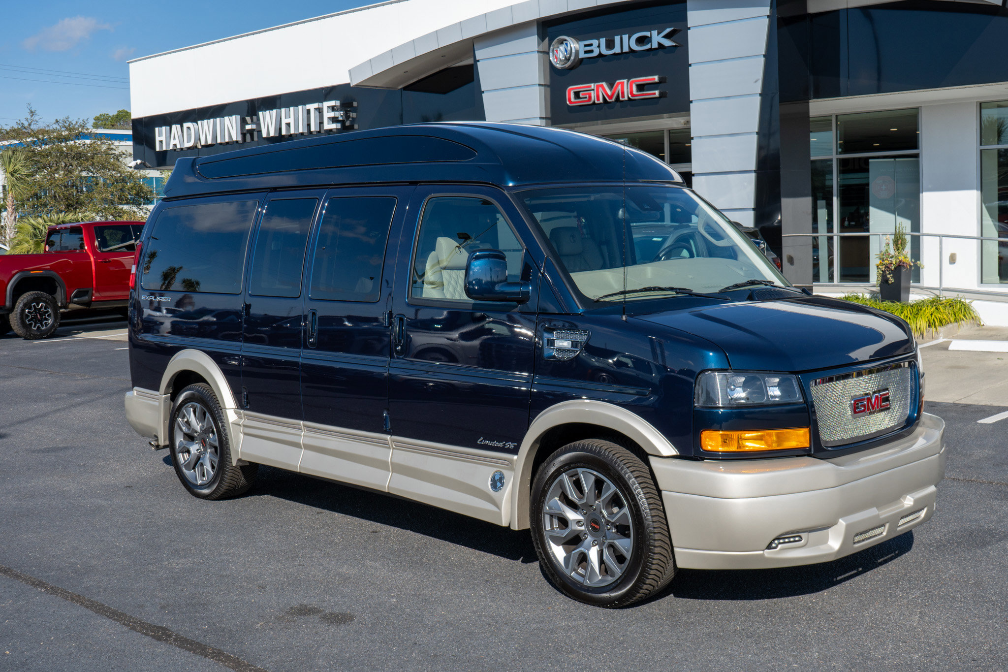 2025 GMC Savana Cargo Work Van's photo