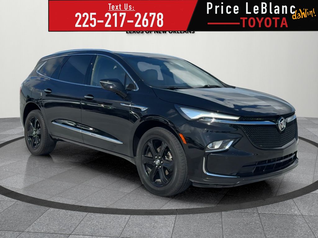 2024 Buick Enclave Essence's photo