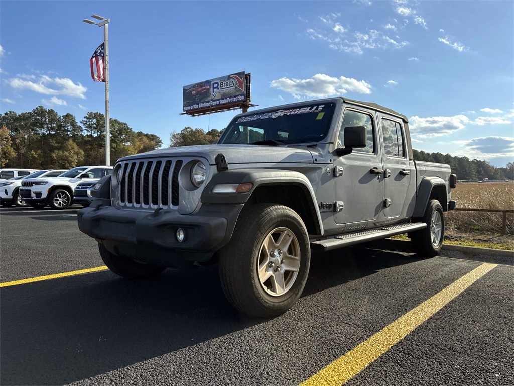 2020 Jeep Gladiator Sport photo 3