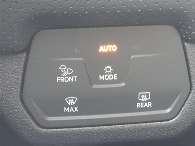 2026 Volkswagen Atlas SE Technology photo 17