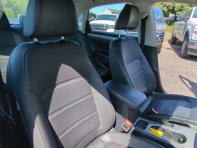 2021 Volkswagen Passat 2.0T SE photo 41