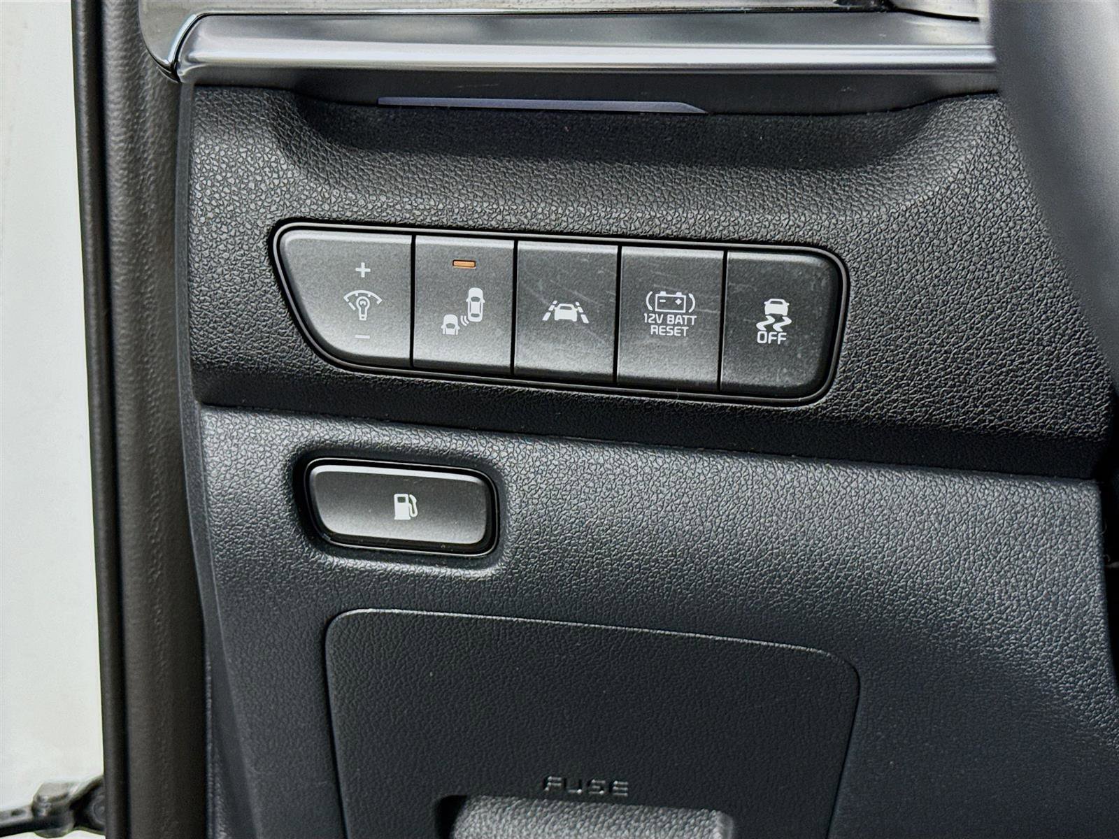 2022 Kia Niro Touring Special Edition photo 9