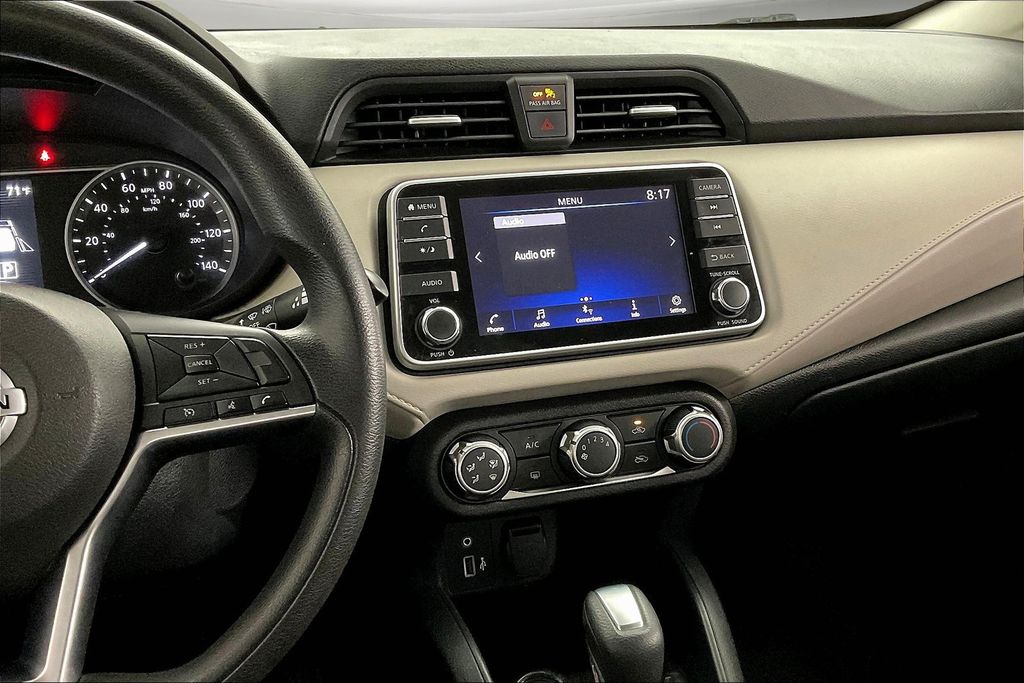 2021 Nissan Versa 1.6 SV photo 7
