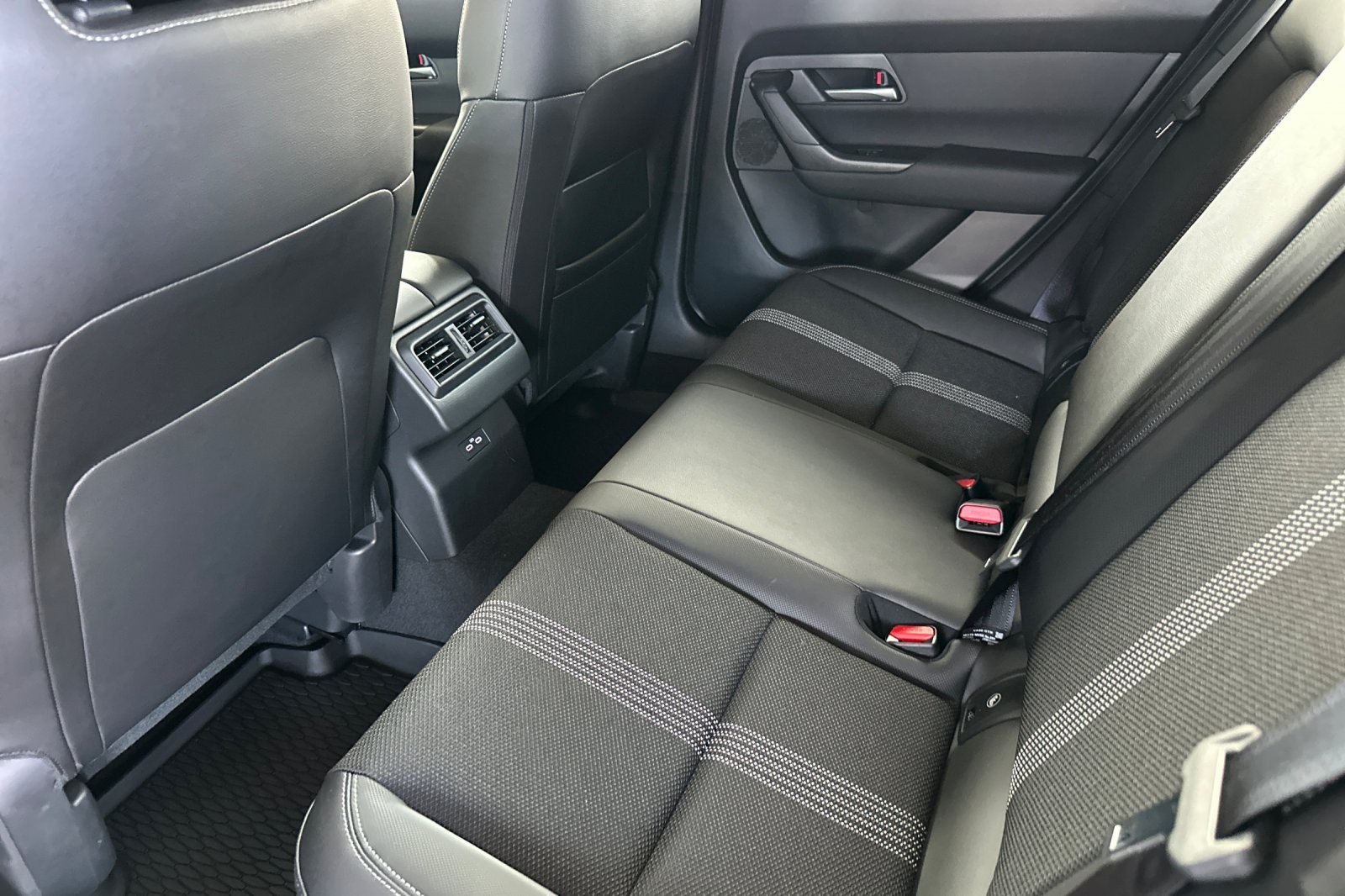 2025 Mazda CX-50 2.5 Select photo 12