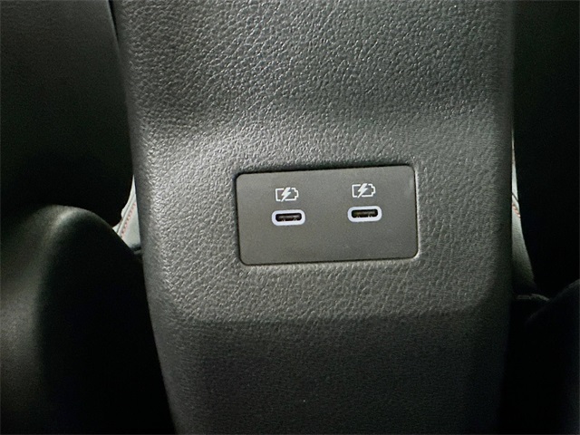 2025 Nissan Kicks SR photo 23