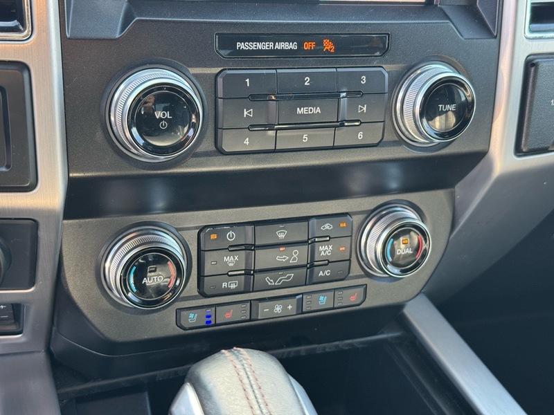2020 Ford F-150 Platinum photo 28