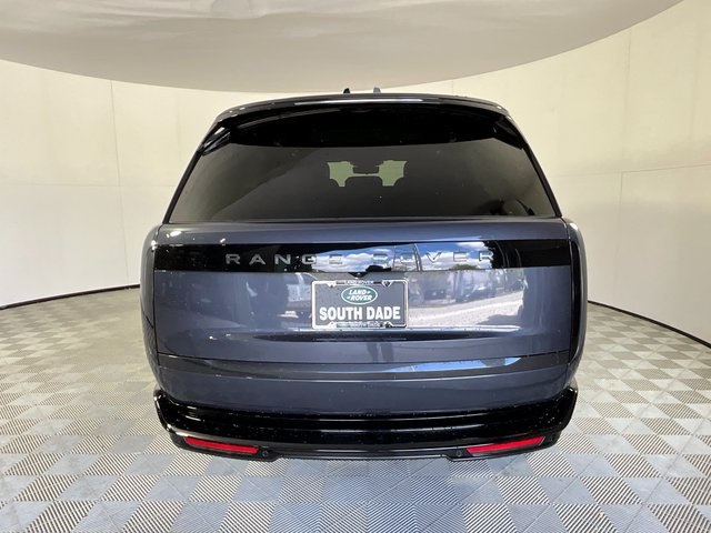 2025 Land Rover Range Rover SE photo 3