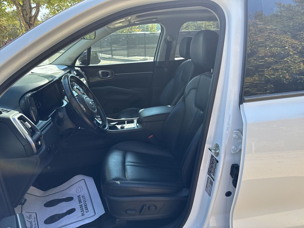 2021 Kia Sorento S photo 17