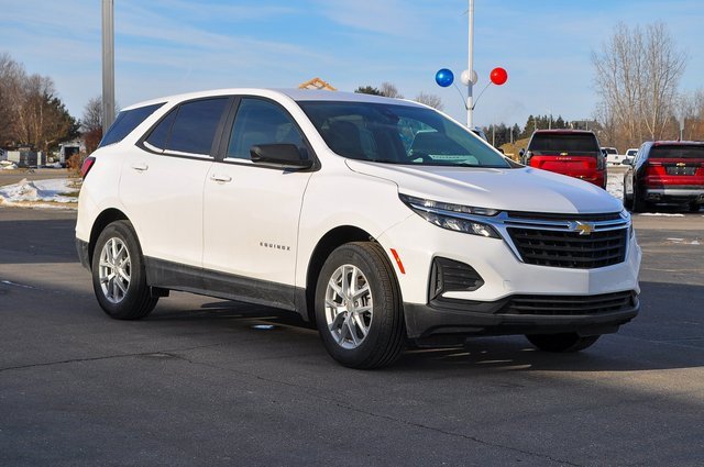 2023 Chevrolet Equinox LS's photo