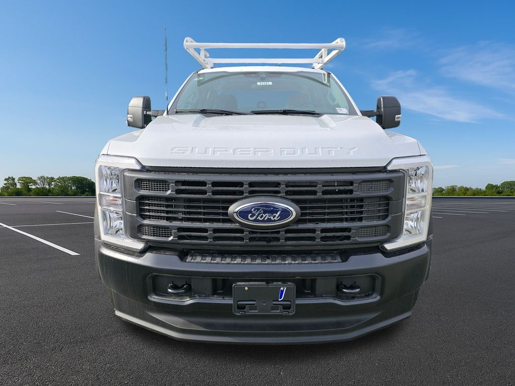 New 2024 Oxford White Ford XL image 2