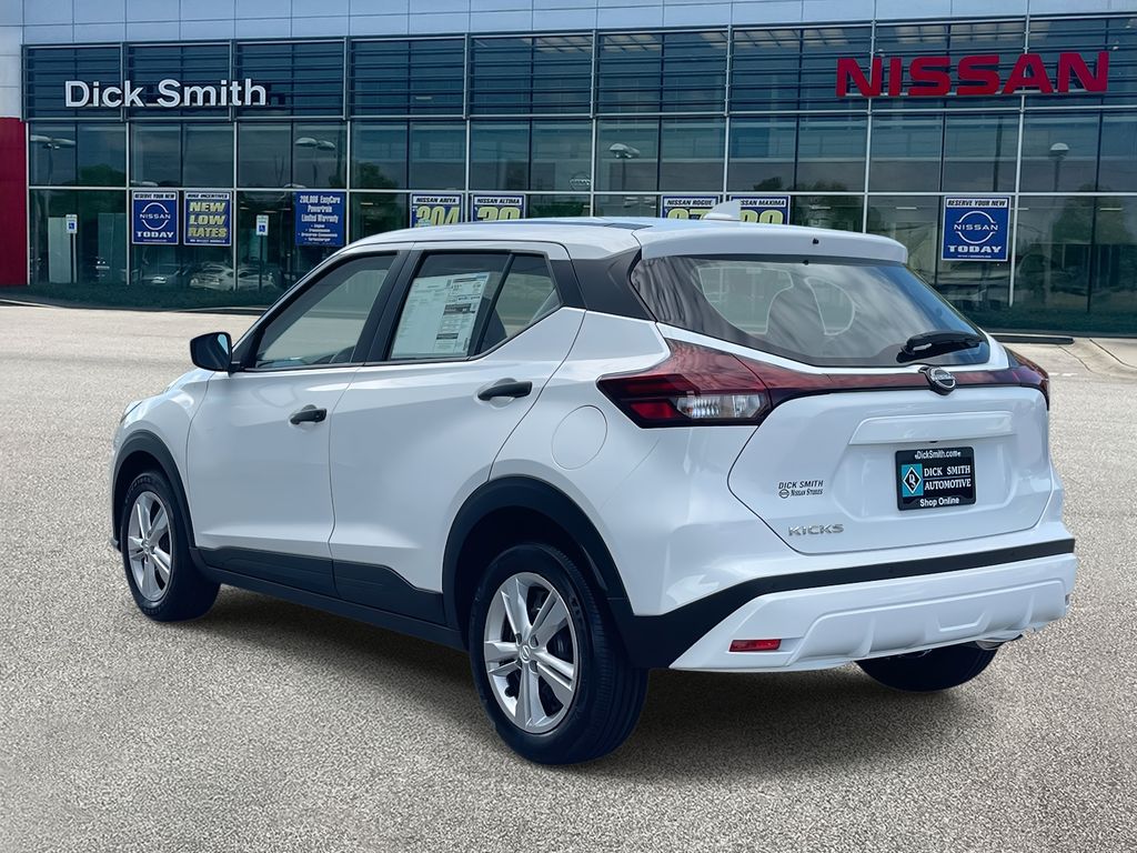 2025 Nissan Kicks Play S photo 3