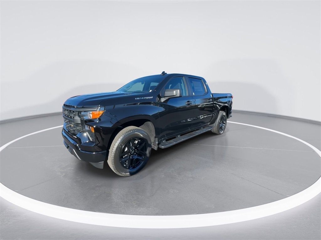 2026 Chevrolet Silverado 1500 Custom photo 3