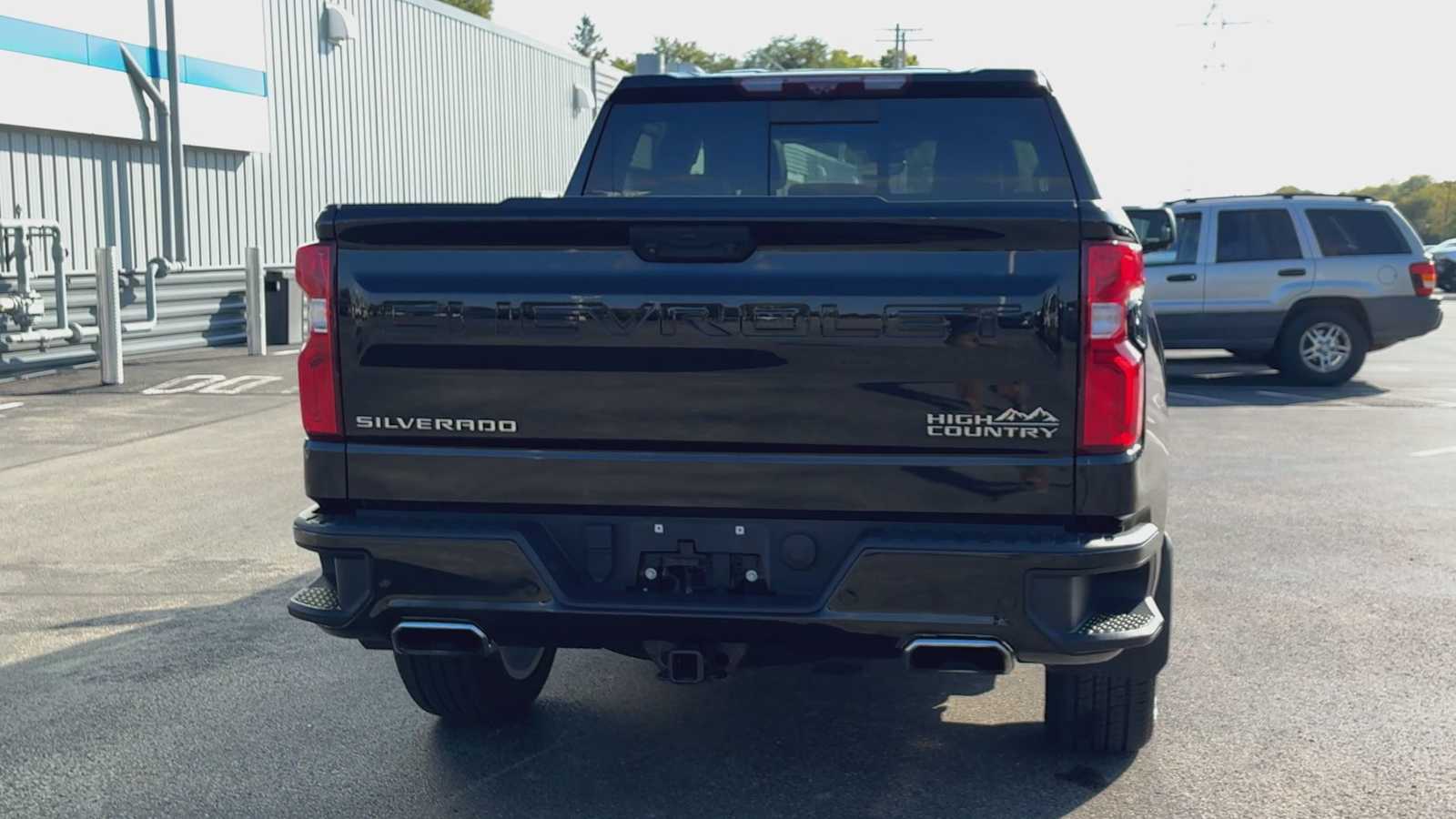 2022 Chevrolet Silverado 1500 High Country photo 3