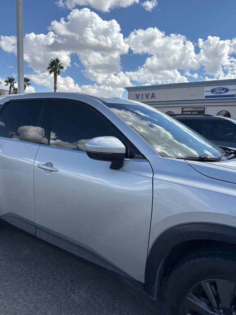 2022 Nissan Pathfinder S photo 20
