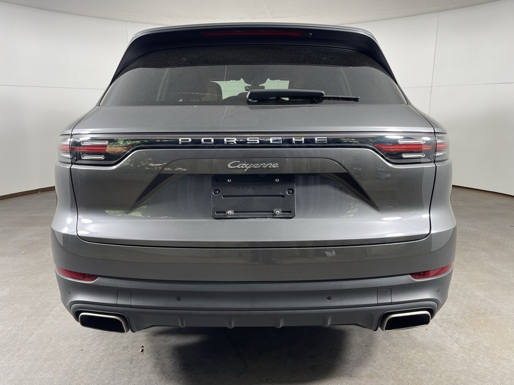 2022 Porsche Cayenne Base photo 6