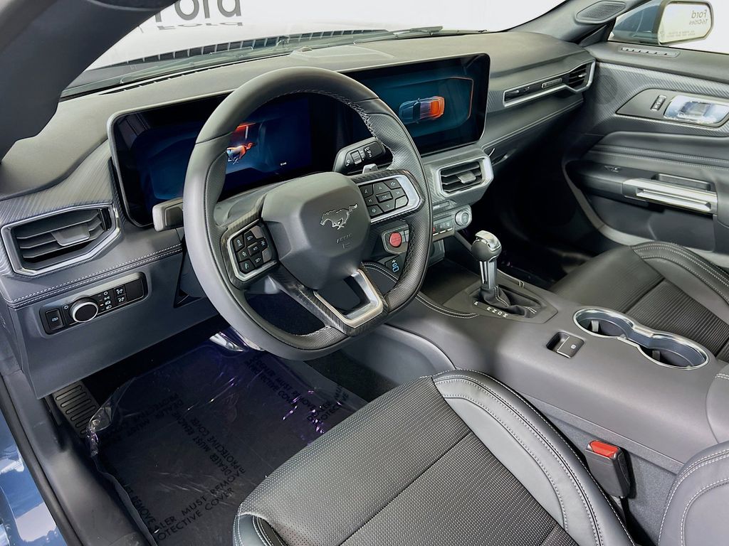 2025 Ford Mustang GT Premium photo 3