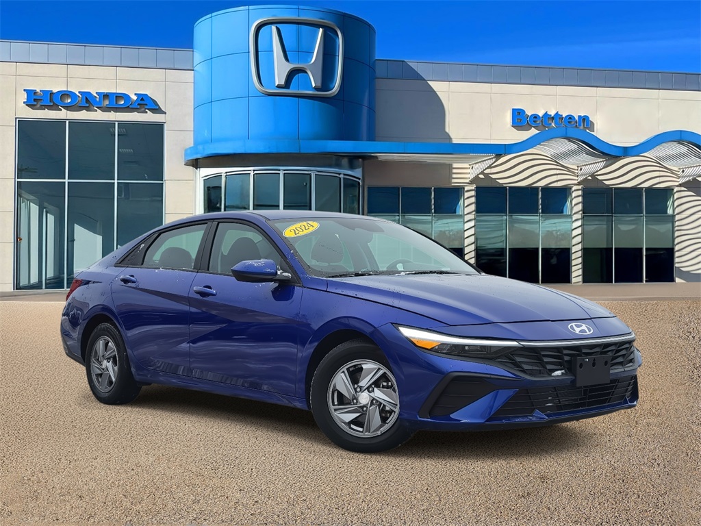 2024 Hyundai Elantra SE's photo