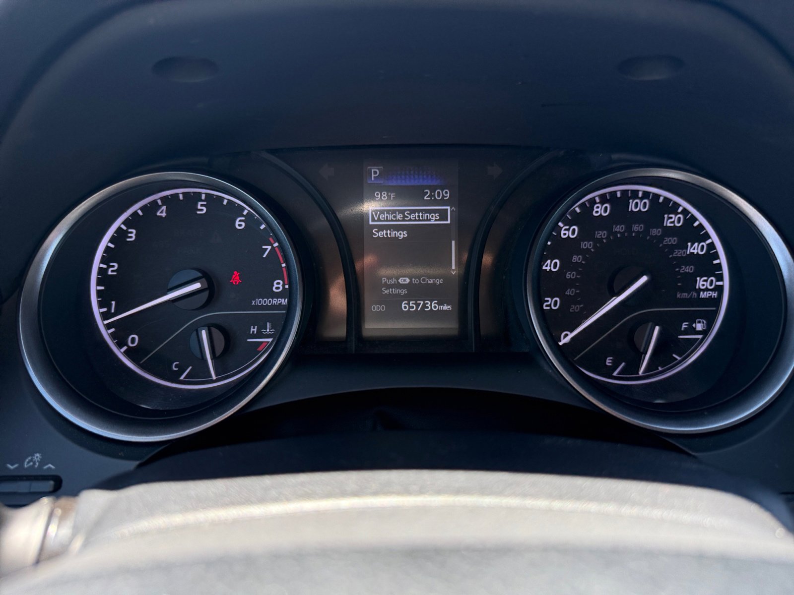 2023 Toyota Camry SE photo 11