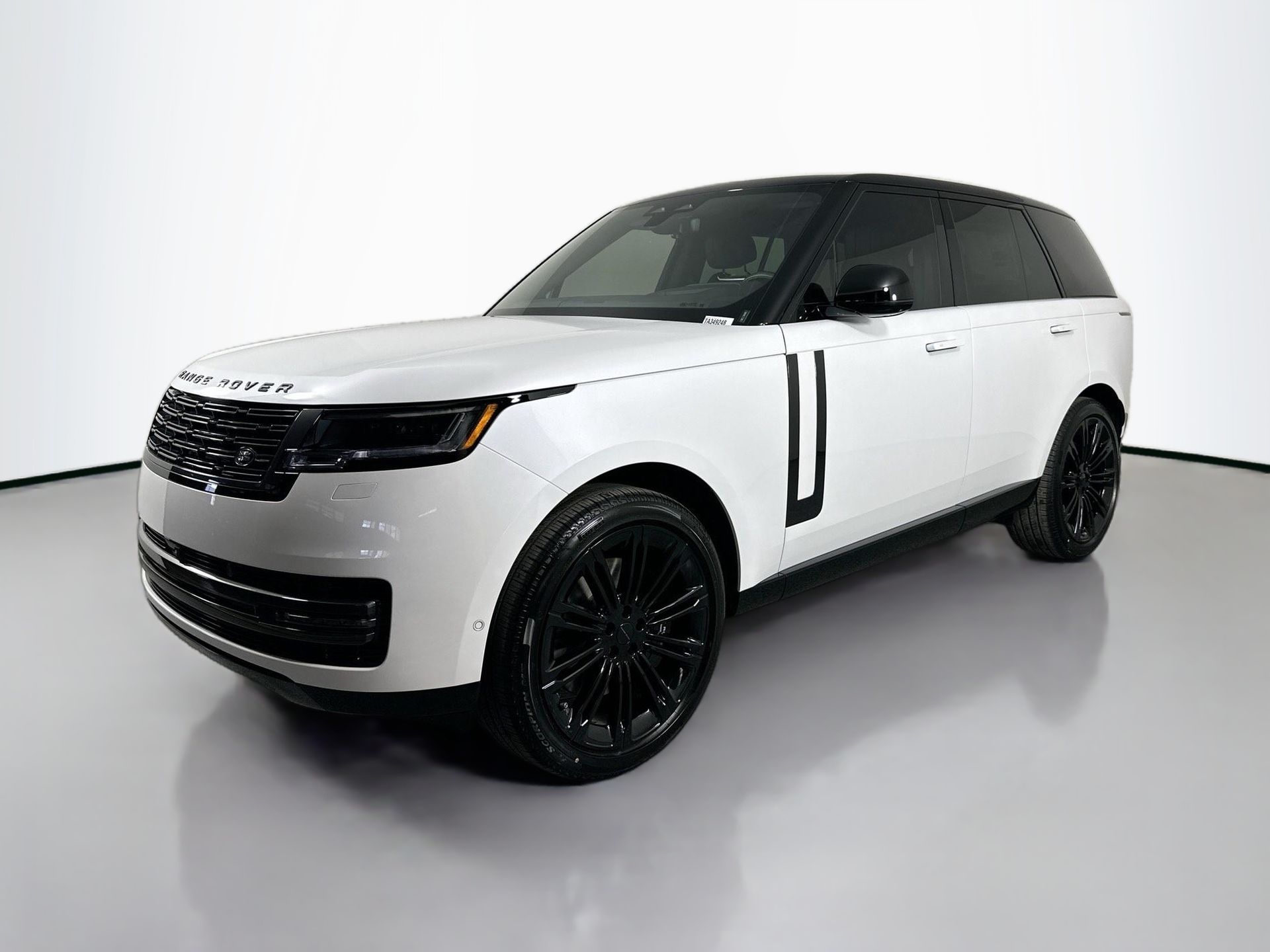 2026 Land Rover Range Rover SE's photo