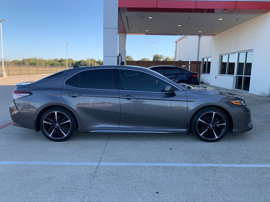 2019 Toyota Camry XSE V6 photo 3
