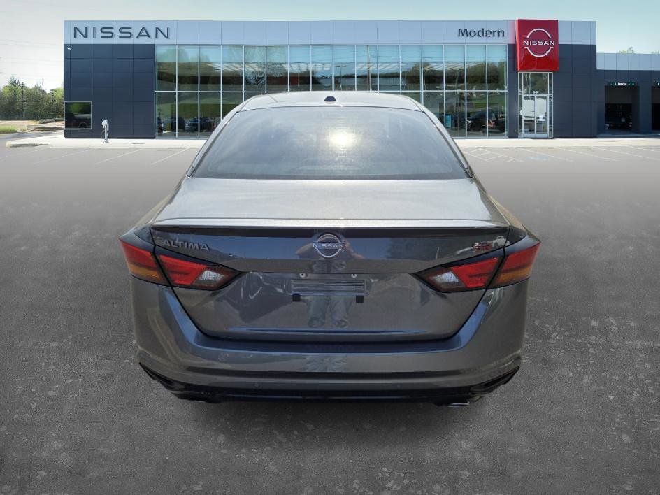 2025 Nissan Altima SR photo 6