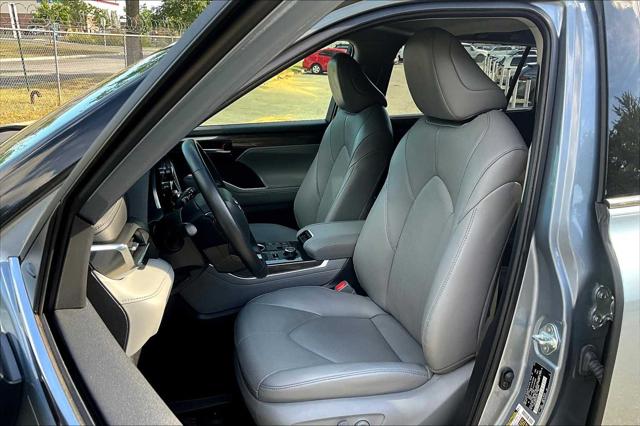 2023 Toyota Highlander Limited photo 7