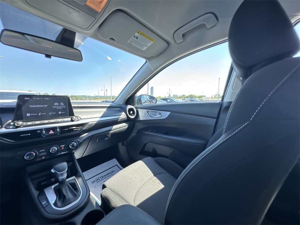 2022 Kia Forte LXS photo 11