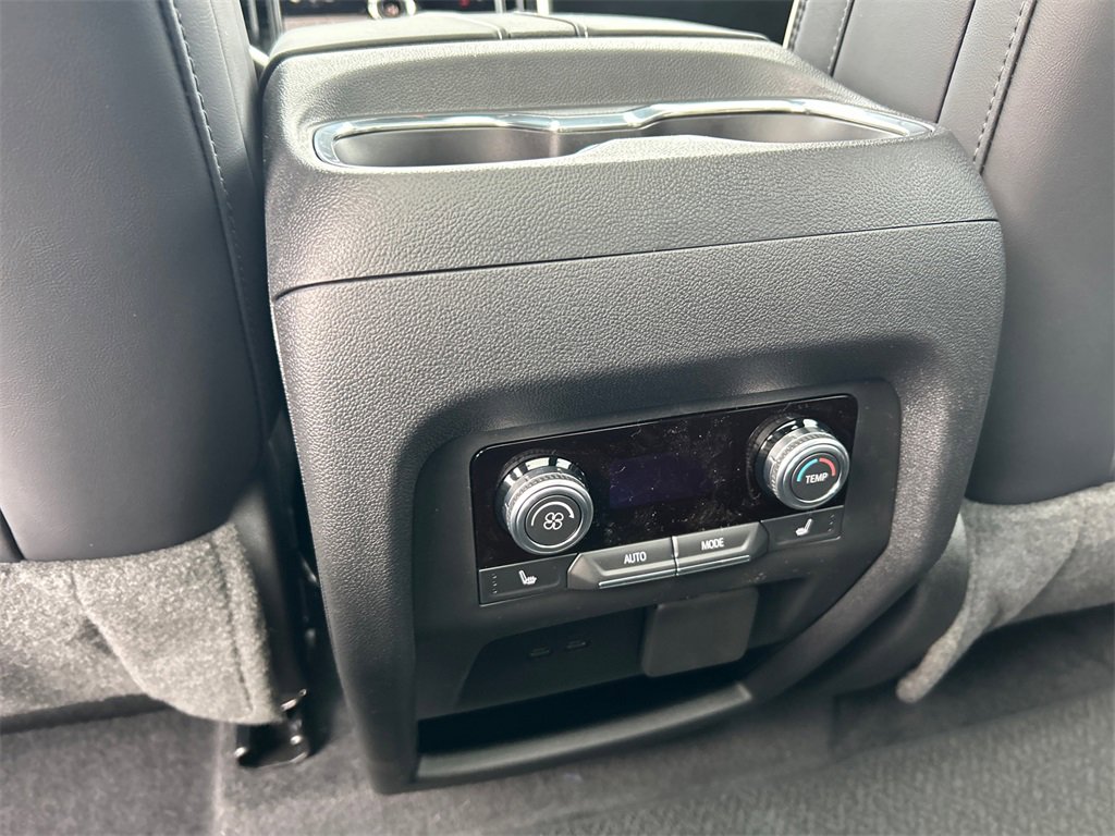 2026 GMC ACADIA - Image 30