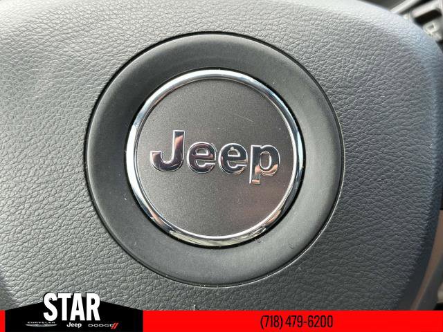 2021 Jeep Cherokee Latitude Lux photo 18