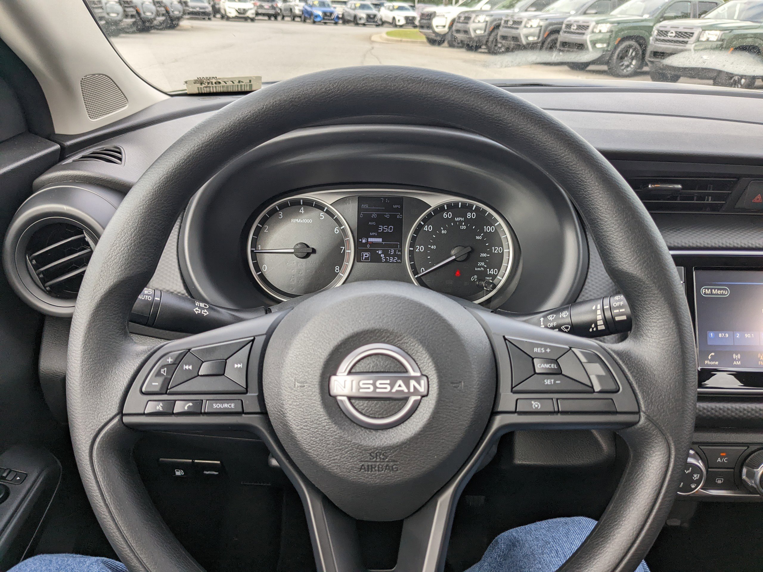 2025 Nissan Kicks Play S photo 10