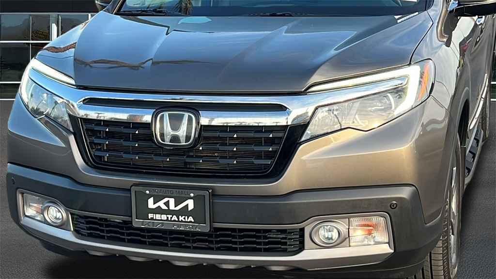 2020 Honda Ridgeline RTL-E photo 3