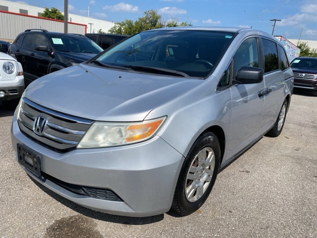 2011 Honda Odyssey LX photo 3