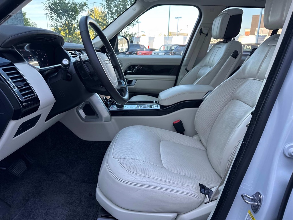 2019 Land Rover Range Rover SuperCharged HSE photo 19