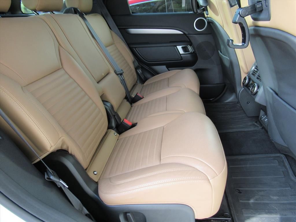 2024 Land Rover Discovery SE photo 30