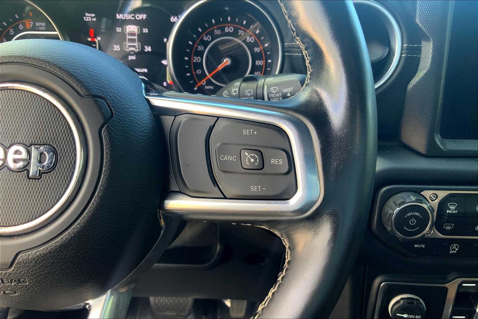 2021 Jeep Wrangler Unlimited Sahara photo 18