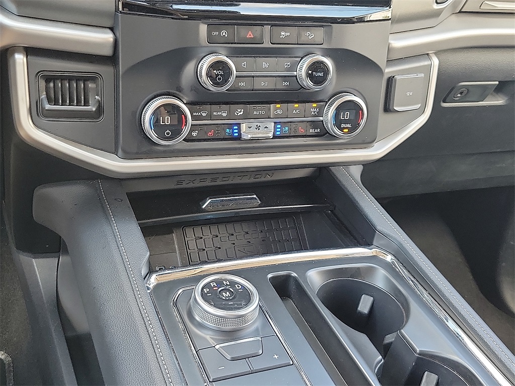 2024 Ford Expedition XLT photo 16