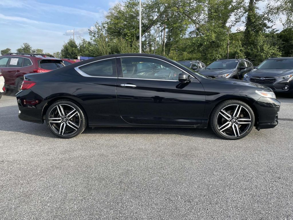 2016 Honda Accord Touring photo 28