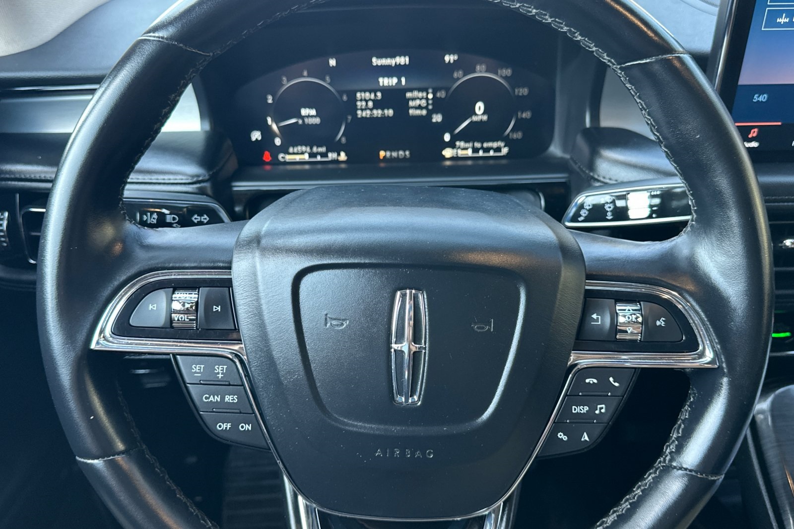 2021 Lincoln Nautilus Standard photo 18