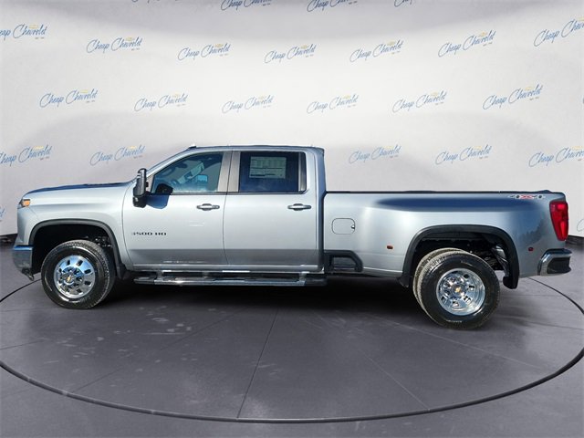 2026 Chevrolet Silverado 3500HD LT photo 2