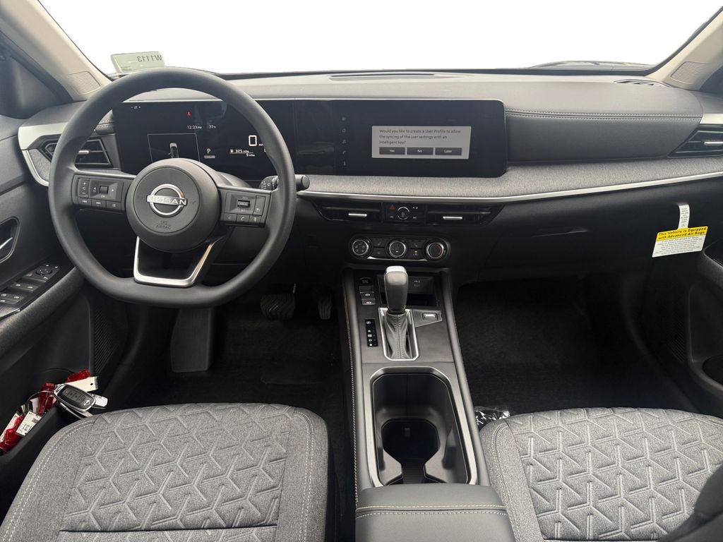 2025 Nissan Kicks SV photo 9