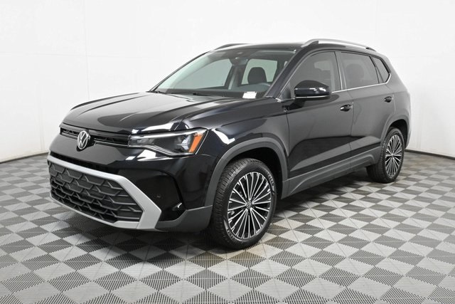 2025 Volkswagen Taos SE photo 2