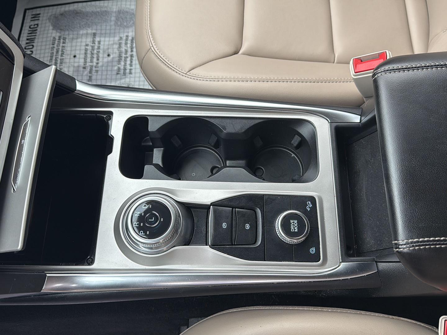 2022 Ford Explorer XLT photo 9