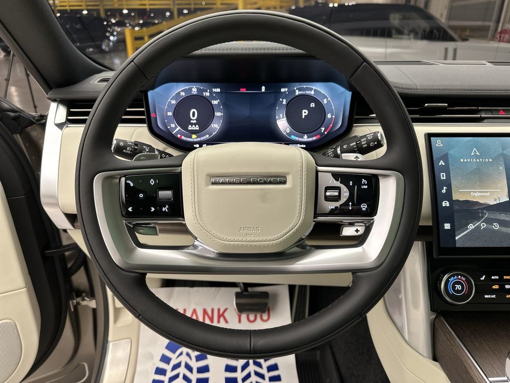 2023 Land Rover Range Rover SE photo 15