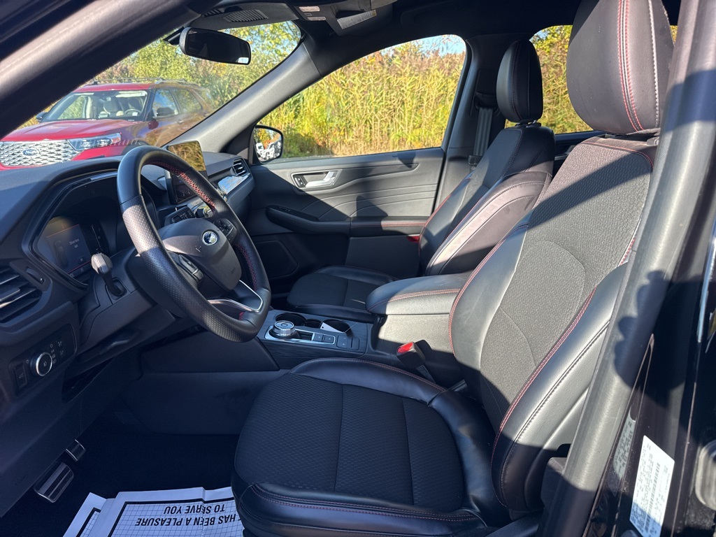 2023 Ford Escape ST-Line Select photo 4